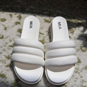 MIA White Slip on Sandals never worn Women’s 7